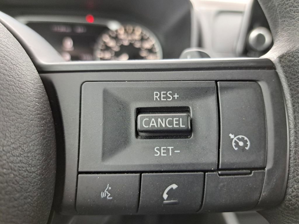 Used 2023 Nissan Rogue S image 12