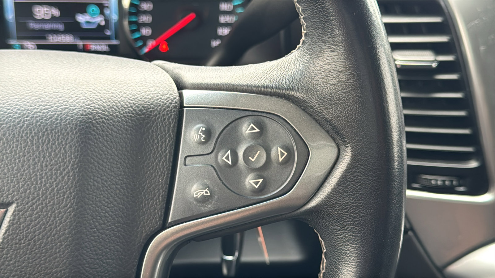 Used 2019 Chevrolet Tahoe LT image 24