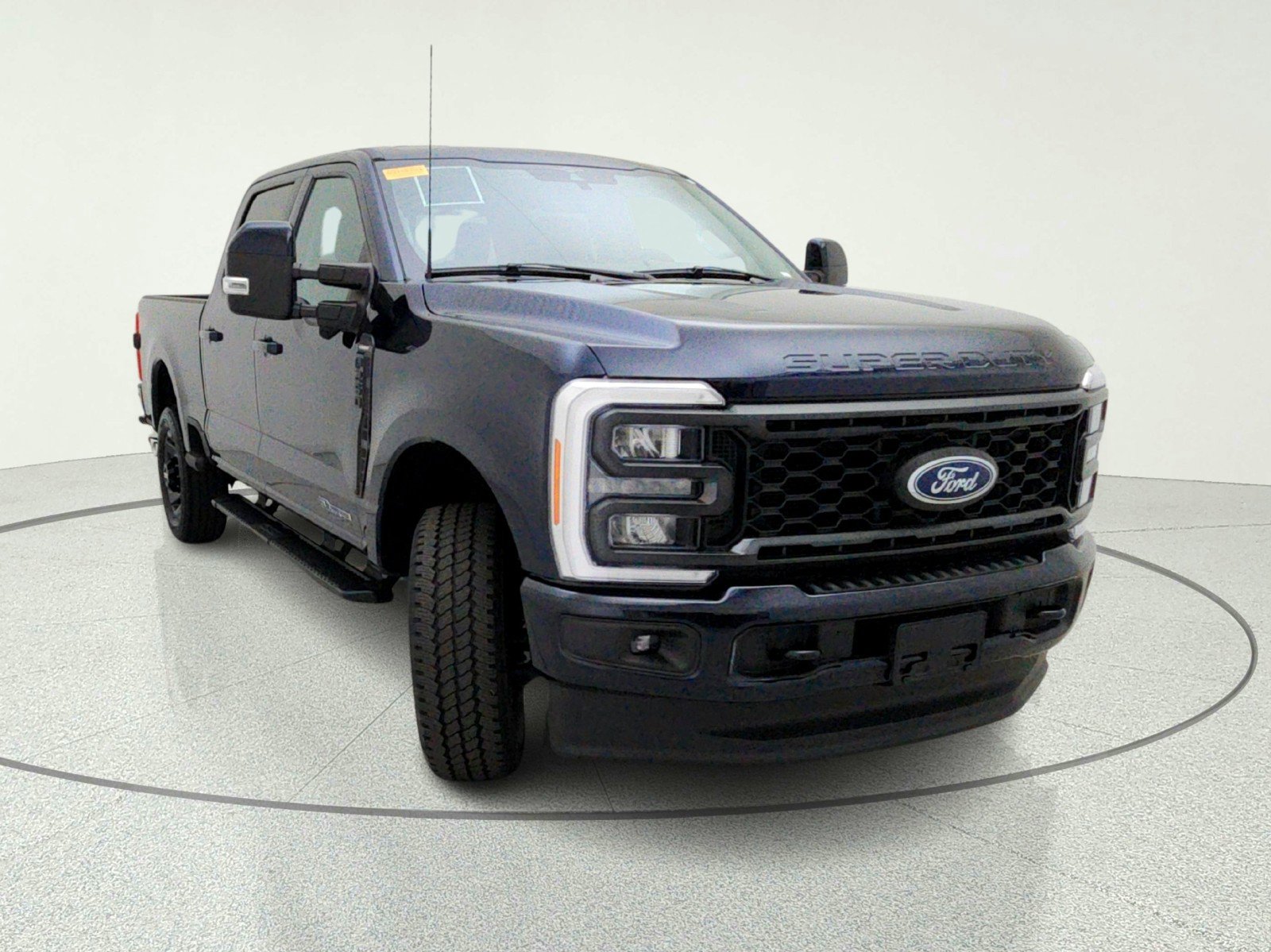 Used 2023 Ford F250 Lariat w/ Sport Appearance Package AWD/4WD image 4