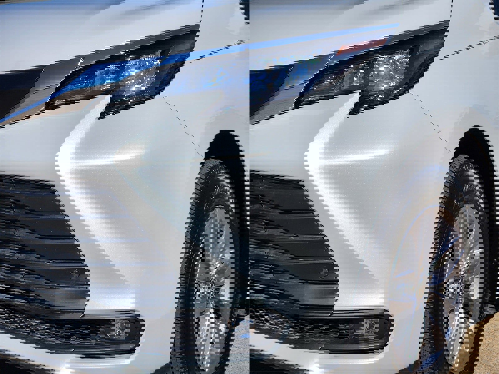 Used 2026 Toyota Sienna XLE image 8