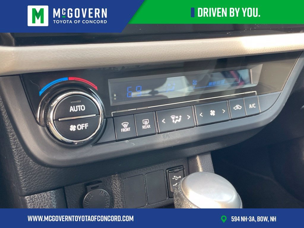 Used 2015 Toyota Corolla LE FWD image 31