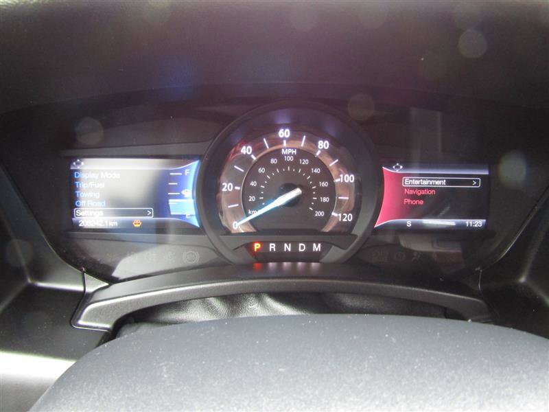 Used 2015 Ford Expedition Platinum image 16