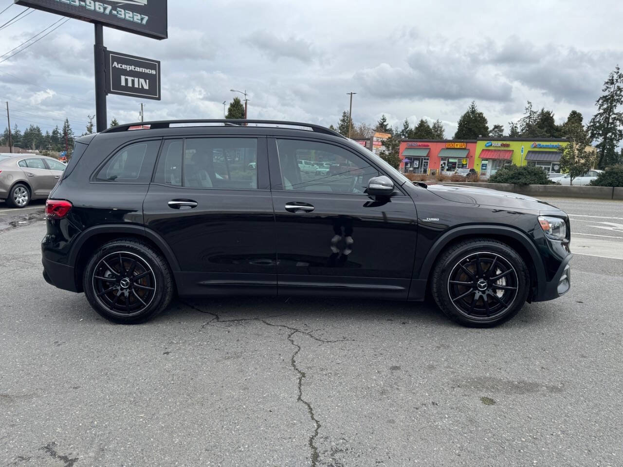 Used 2021 Mercedes-Benz GLB 35 AMG 4MATIC image 11