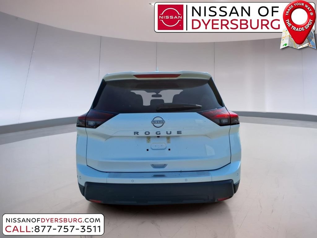 Used 2026 Nissan Rogue SV FWD image 4
