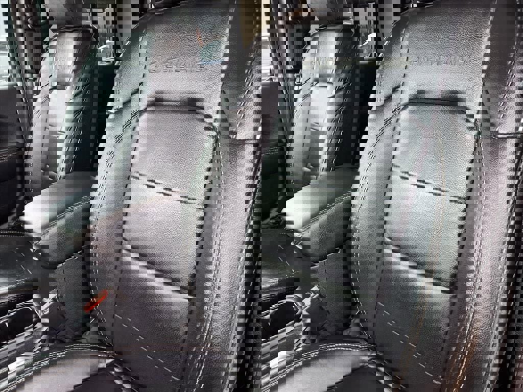 Used 2021 Jeep Gladiator Overland image 7