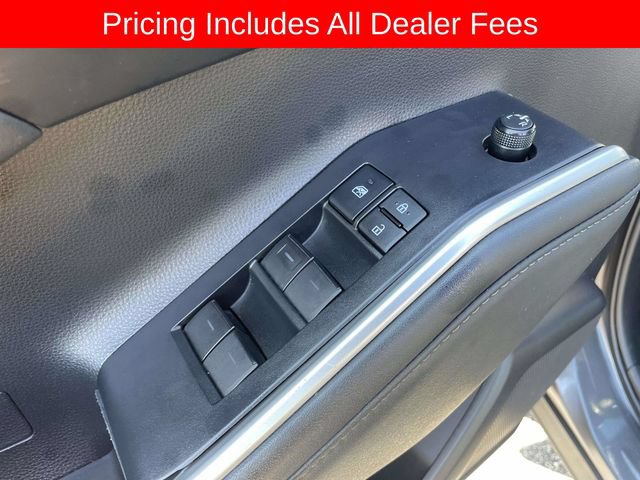 Used 2022 Toyota Highlander XLE AWD/4WD image 22