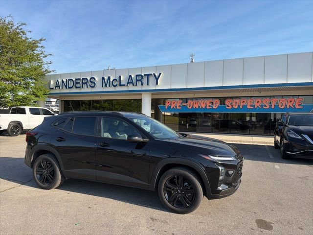 Used 2026 Chevrolet Trax ACTIV w/ Driver Confidence Package FWD image 1