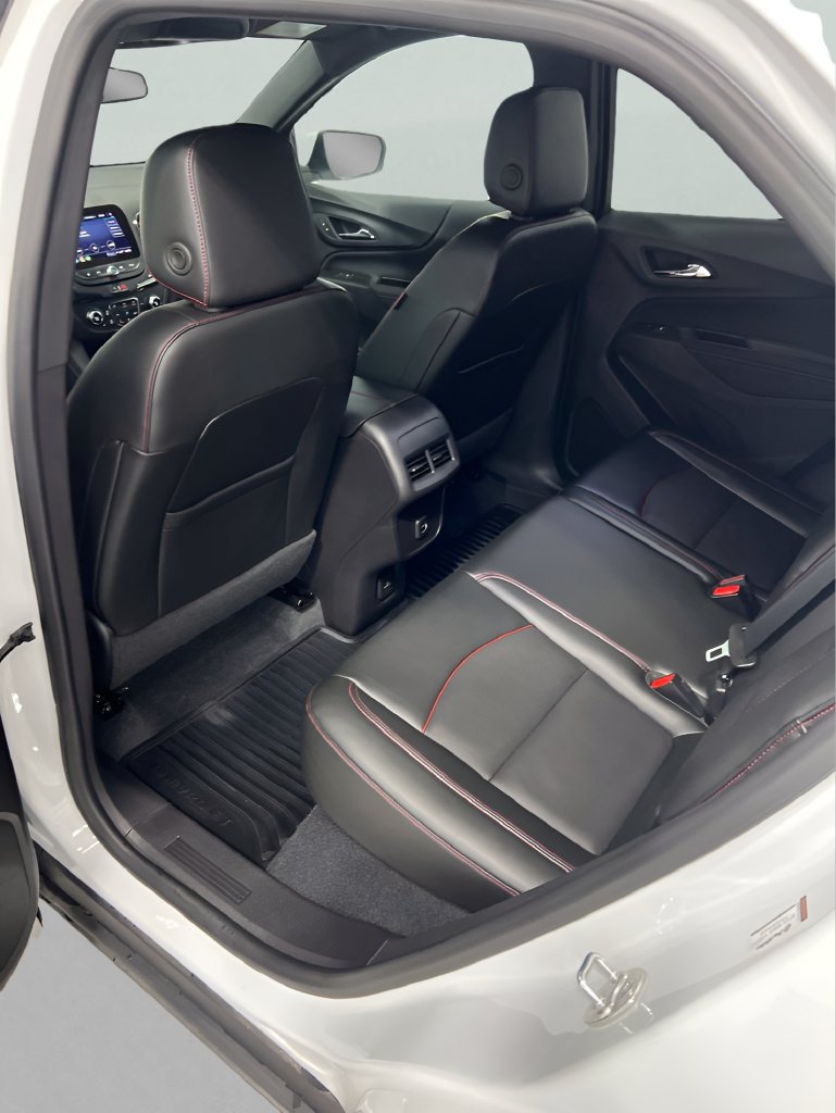 Used 2024 Chevrolet Equinox RS w/ RS Leather Package AWD/4WD image 9