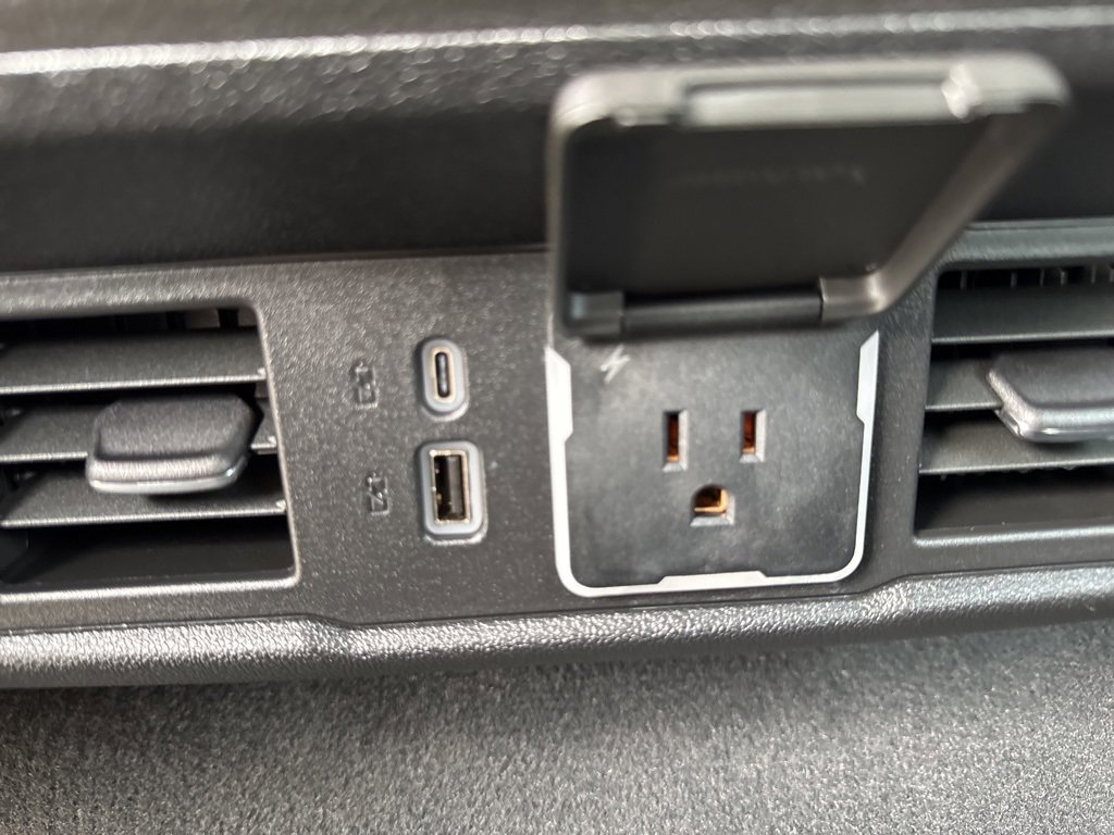 Used 2024 GMC Sierra 1500 Elevation w/ LPO, Elevation Black Package image 43