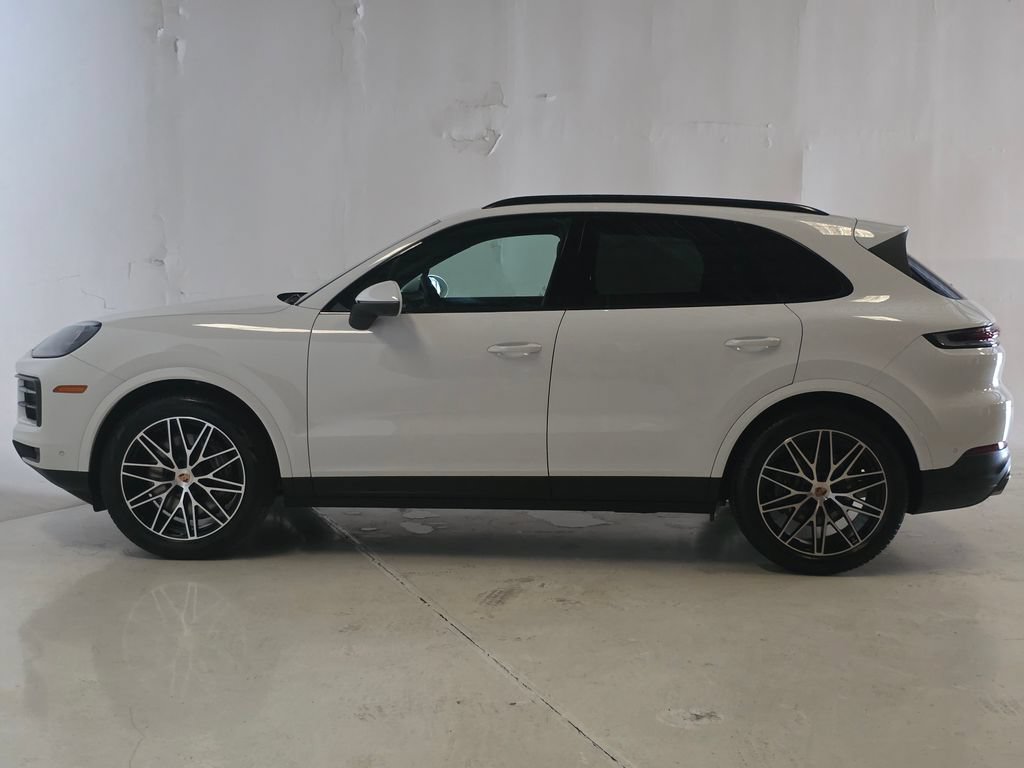 Certified 2026 Porsche Cayenne AWD/4WD image 2