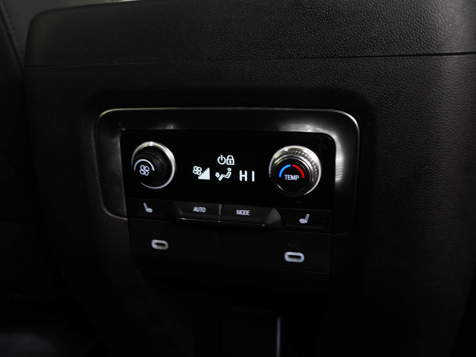 Used 2021 GMC Yukon XL AT4 w/ Technology Package image 14