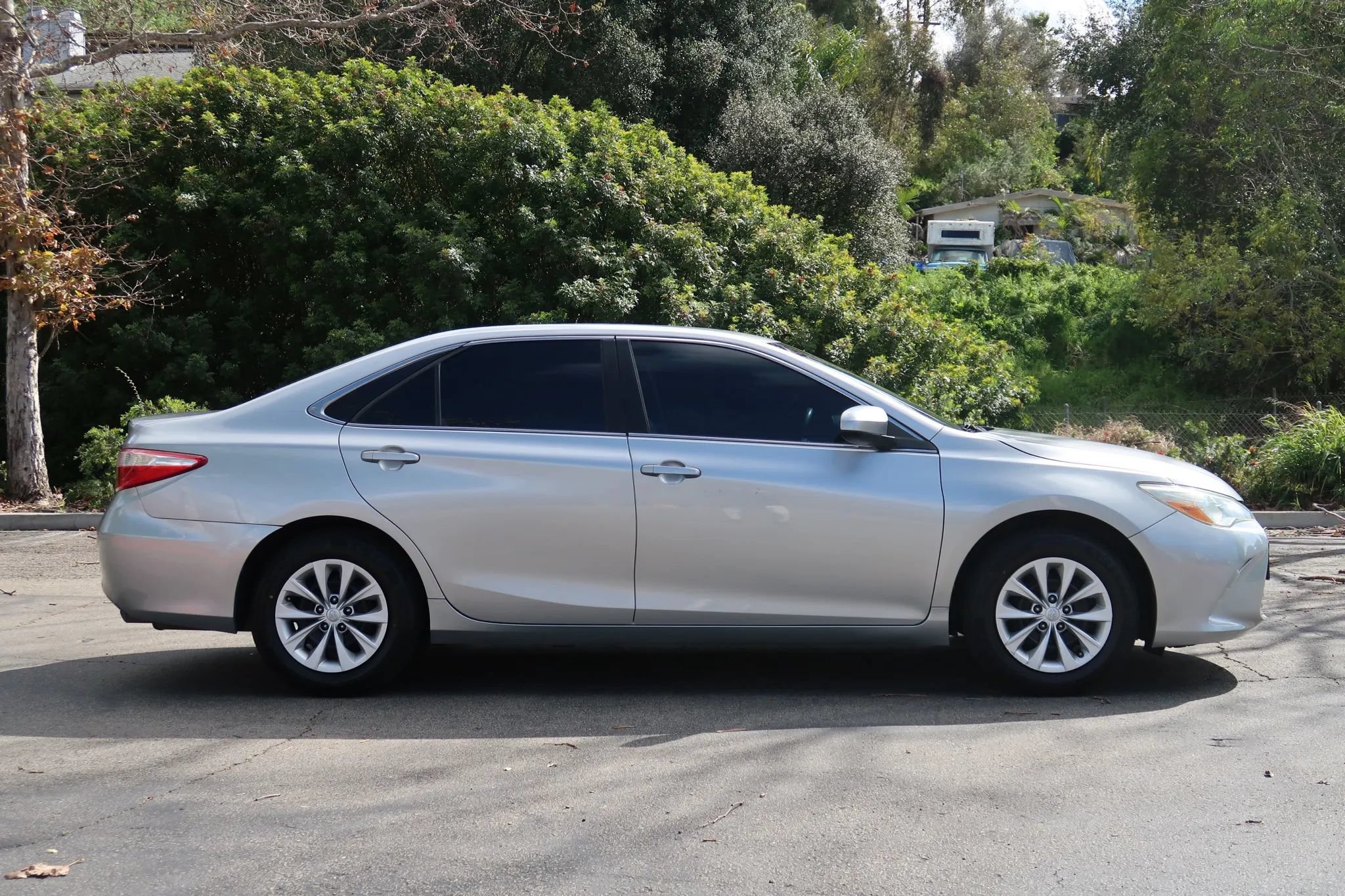 Used 2016 Toyota Camry LE FWD image 7
