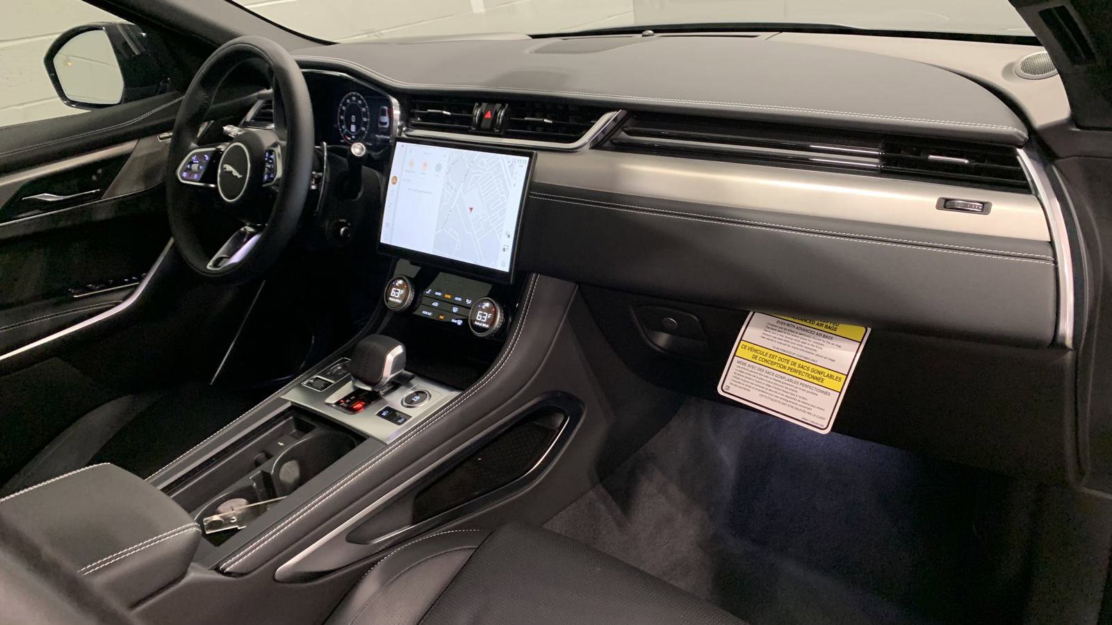Used 2025 Jaguar F-PACE R-Dynamic S AWD/4WD image 4