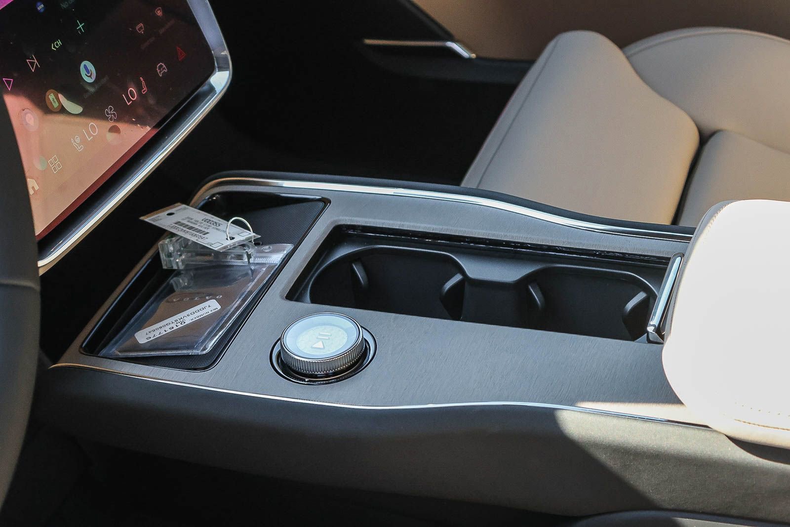New 2026 Volvo EX90 Plus RWD image 31