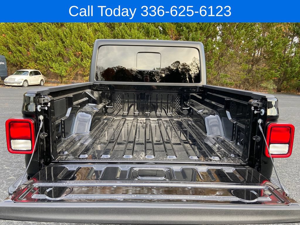 New 2026 Jeep Gladiator Sport AWD/4WD image 10