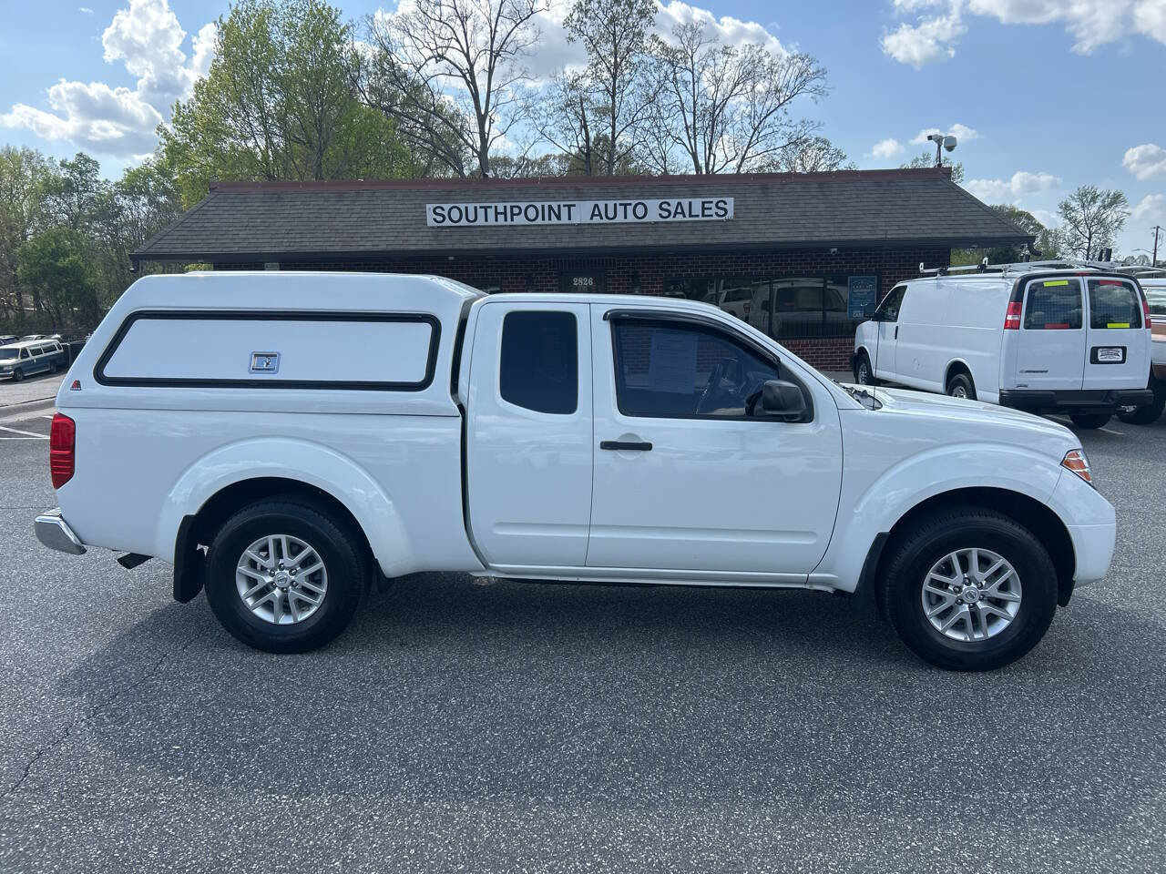 Used 2019 Nissan Frontier SV image 4