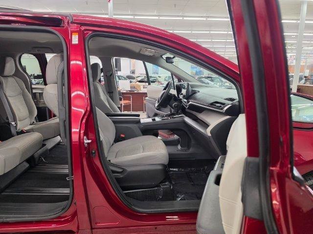 Used 2022 Toyota Sienna LE FWD image 10
