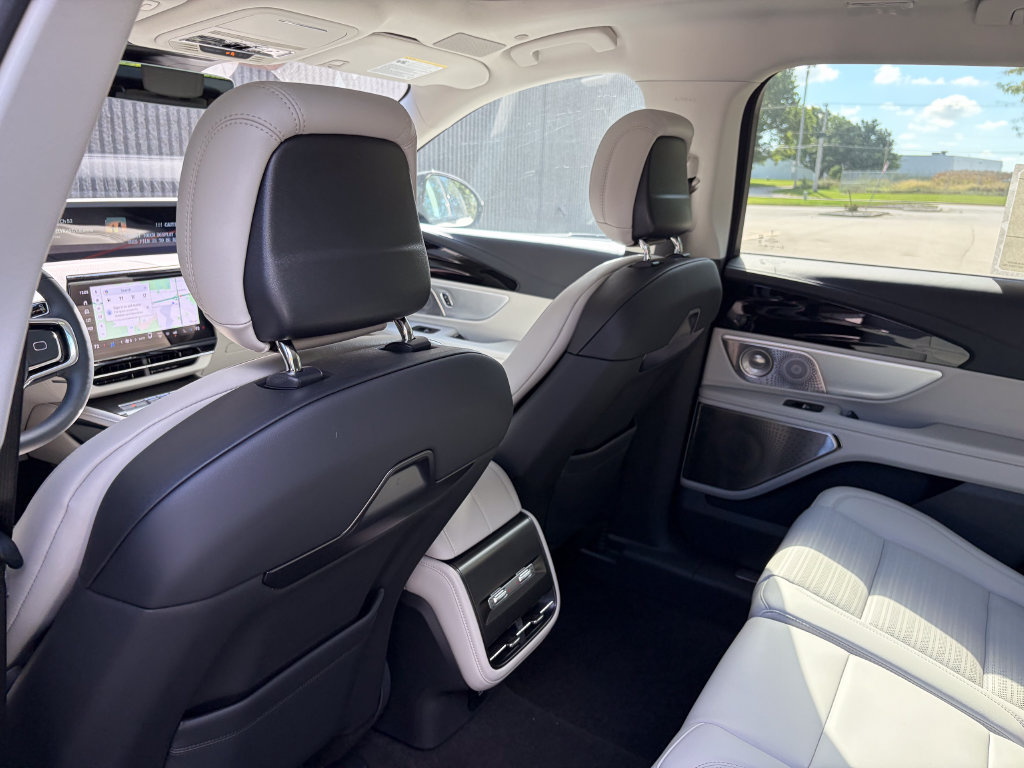 New 2026 Lincoln Nautilus Reserve AWD/4WD image 17