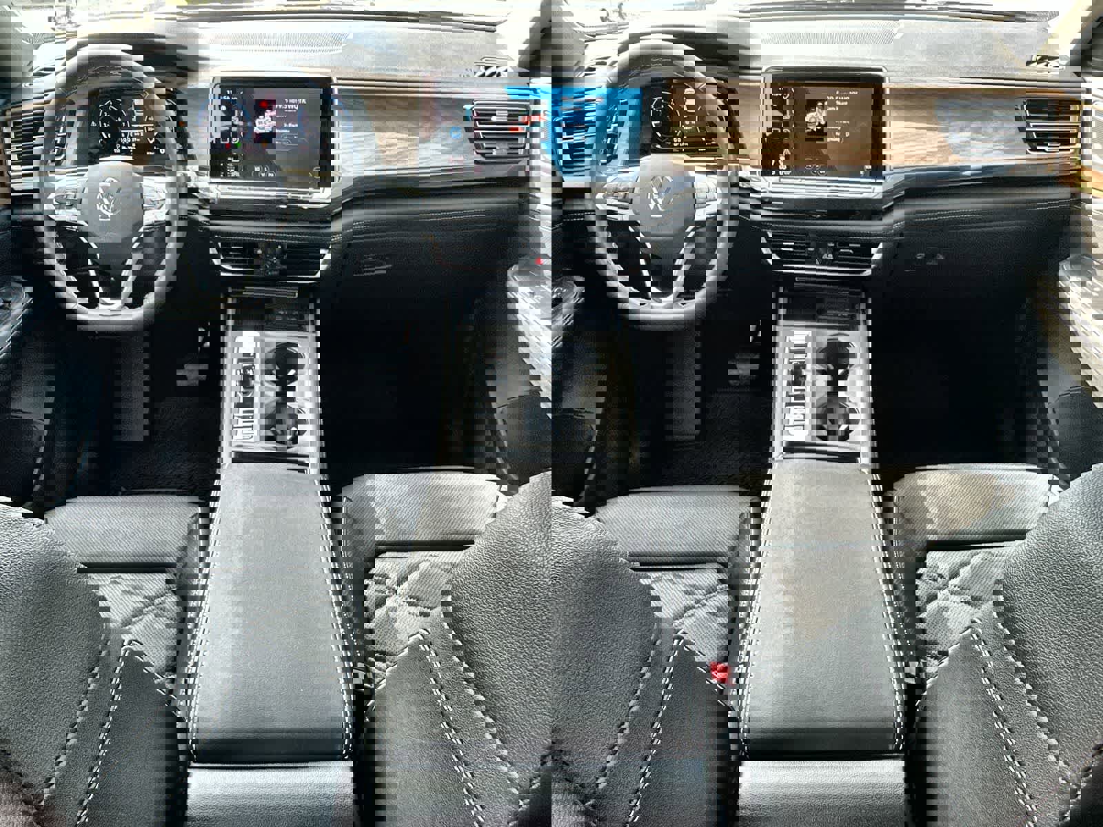 Used 2025 Volkswagen Atlas SE image 10