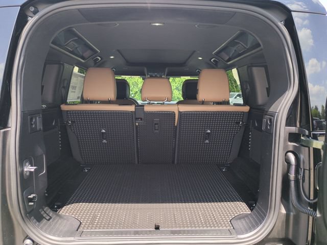 New 2026 Land Rover Defender 110 X-Dynamic SE AWD/4WD image 16