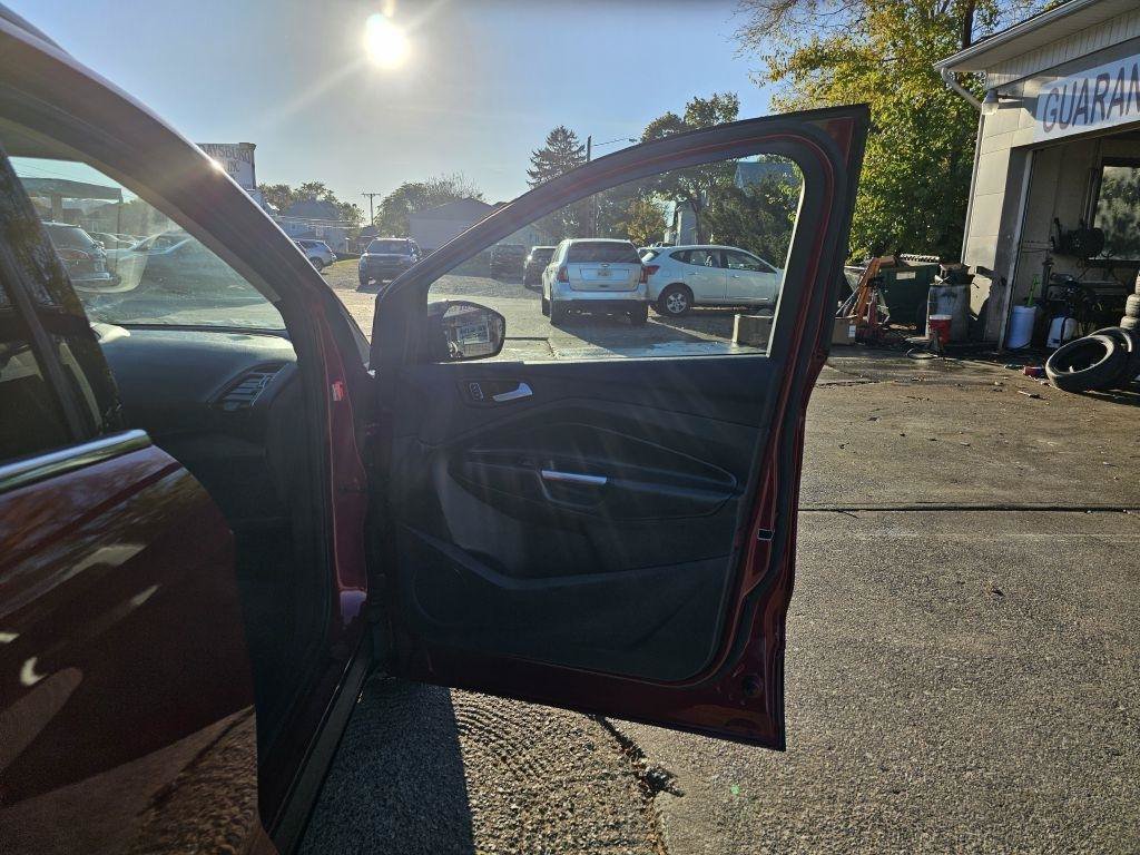 Used 2017 Ford Escape Titanium AWD/4WD image 50