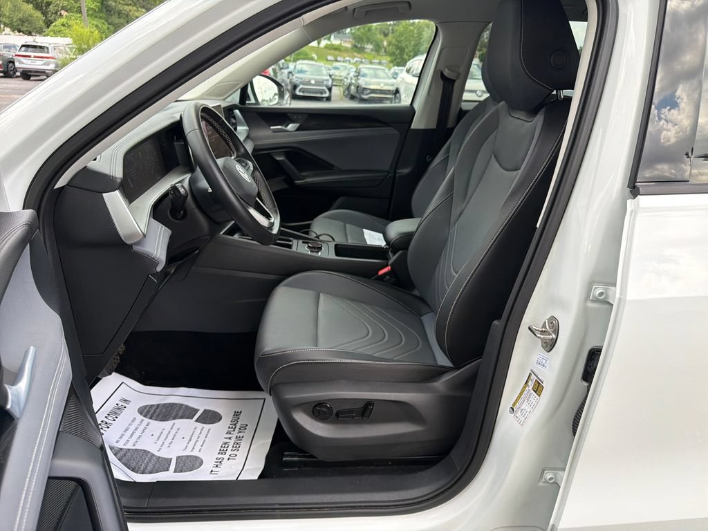 New 2026 Volkswagen Tiguan SE AWD/4WD image 9