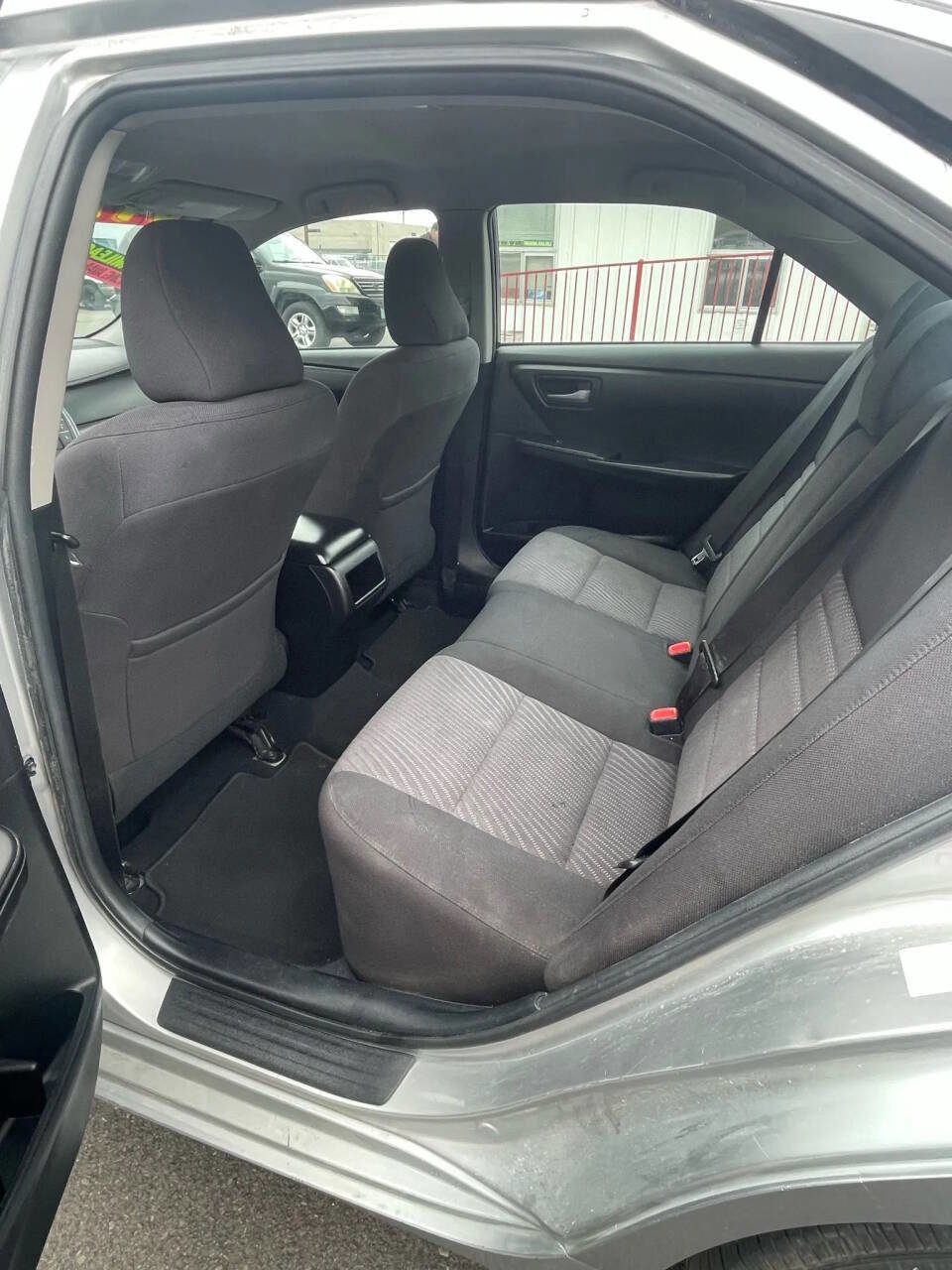 Used 2016 Toyota Camry LE image 11