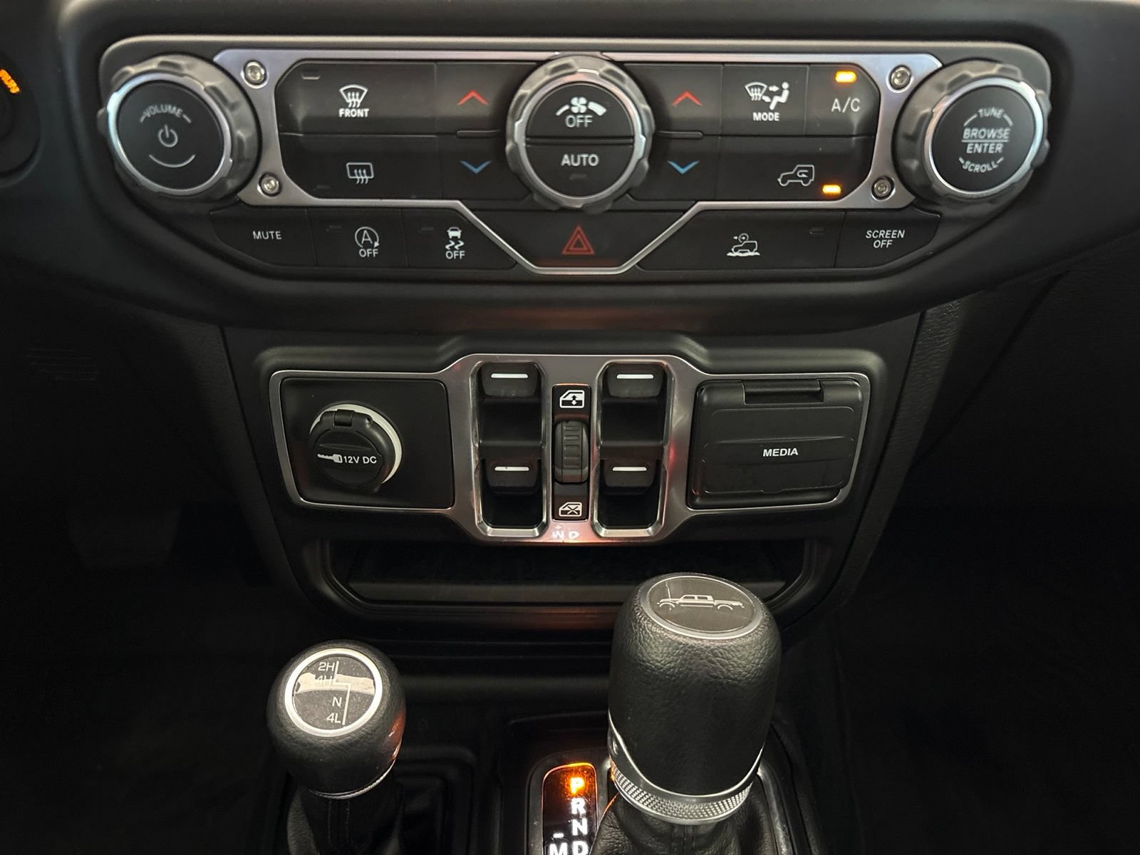 Used 2023 Jeep Gladiator Sport AWD/4WD image 23