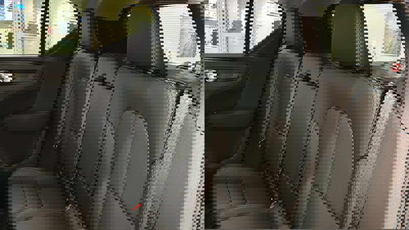 Used 2026 Volvo XC40 B5 Ultra w/ Protection Package Premier image 26