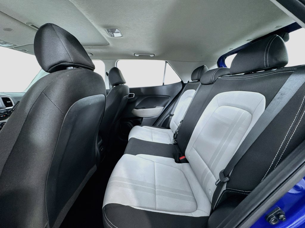 Used 2024 Hyundai Venue SEL FWD image 14