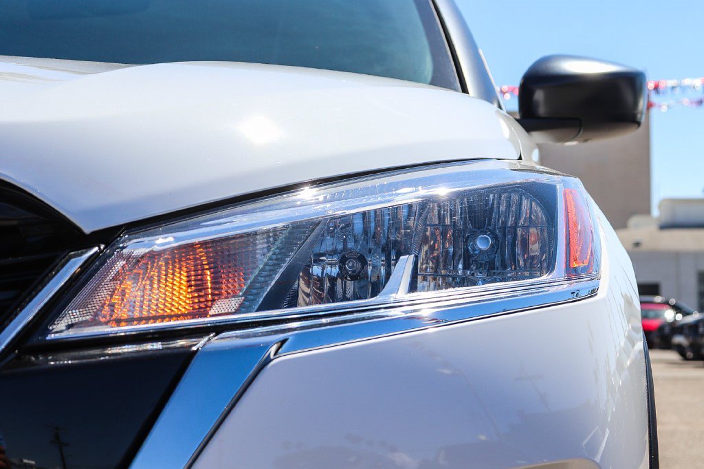 Certified 2025 Nissan Kicks Play S FWD image 4