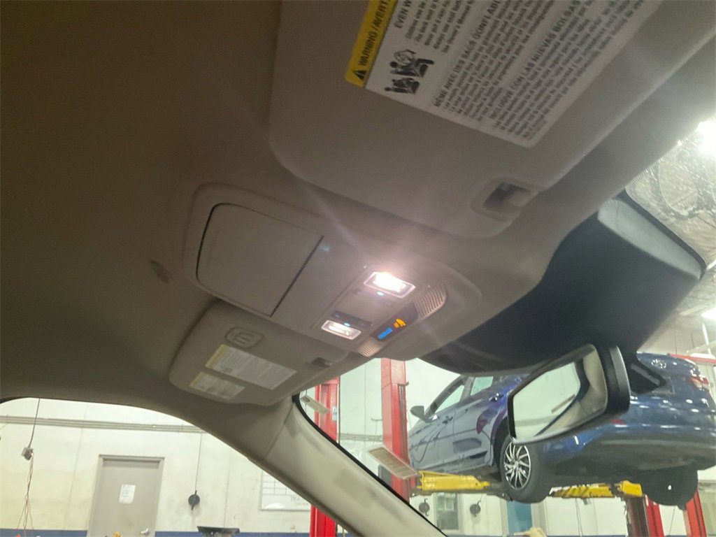 Used 2023 Ford Explorer Limited image 18