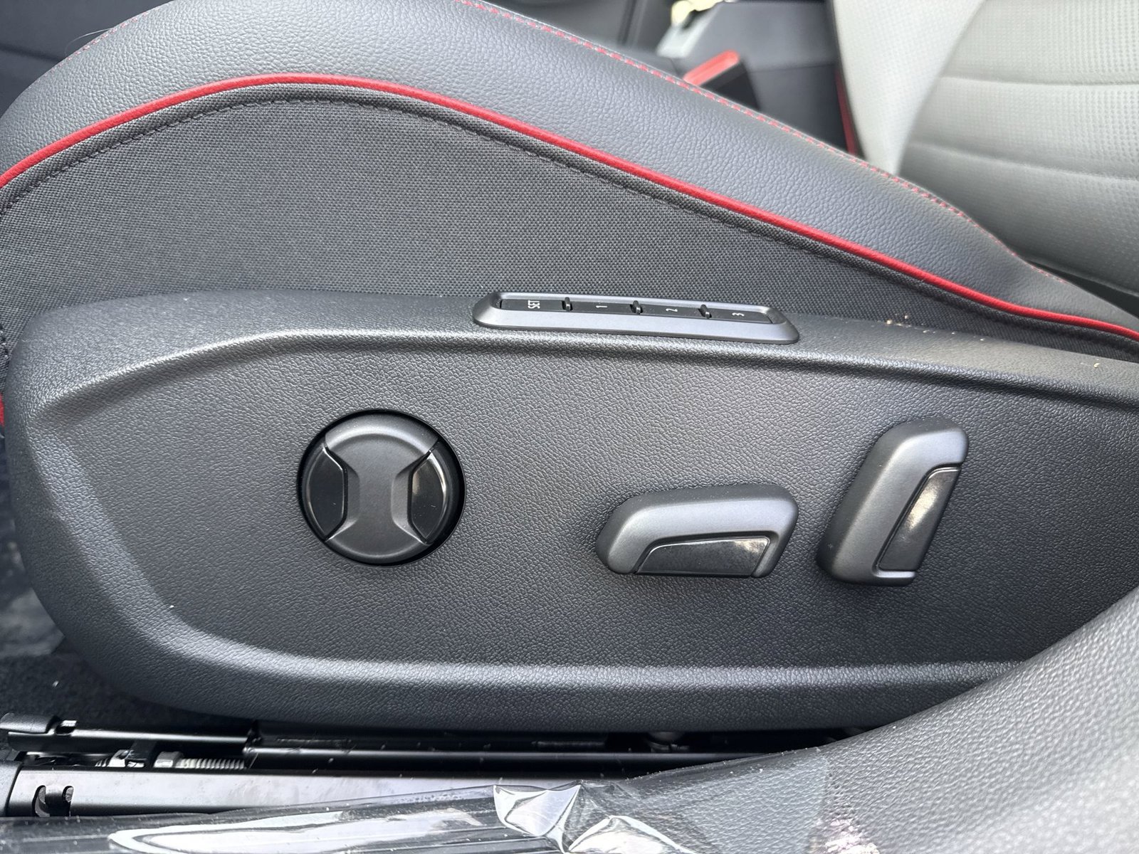 New 2026 Volkswagen GTI SE FWD image 14