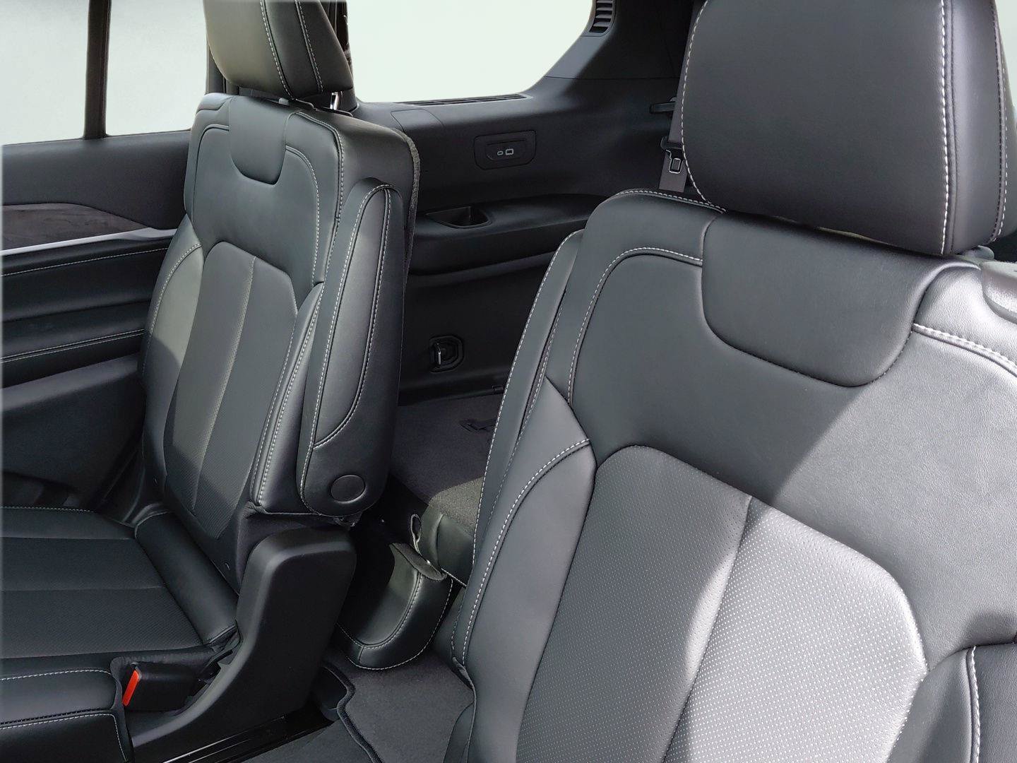 New 2026 Jeep Grand Cherokee L Limited AWD/4WD image 39