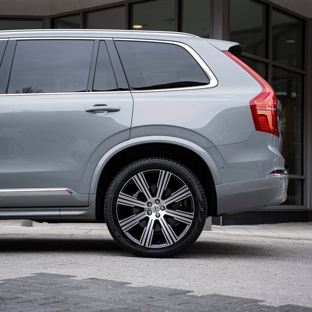 Certified 2024 Volvo XC90 T8 Plus w/ Protection Package Premier image 4