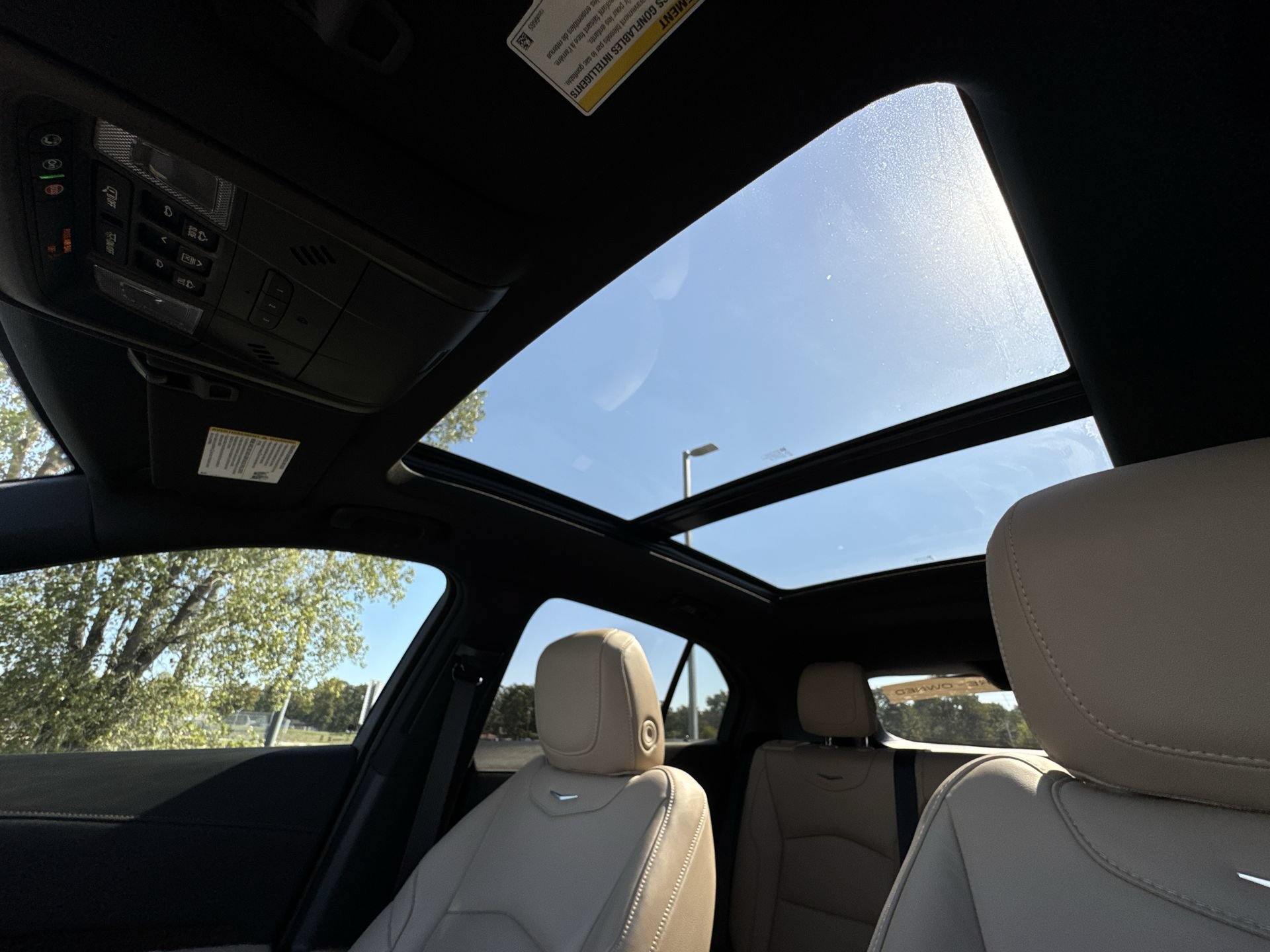 Used 2025 Cadillac XT4 Premium Luxury w/ Technology Package FWD image 21
