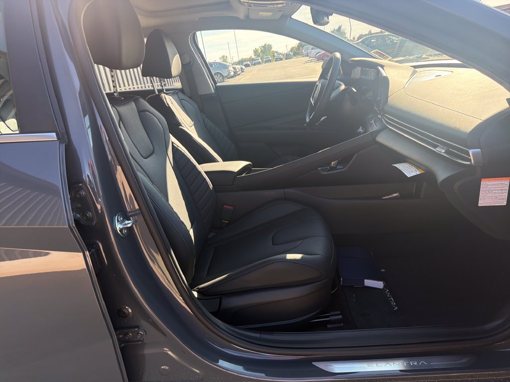 New 2026 Hyundai Elantra Limited FWD image 35