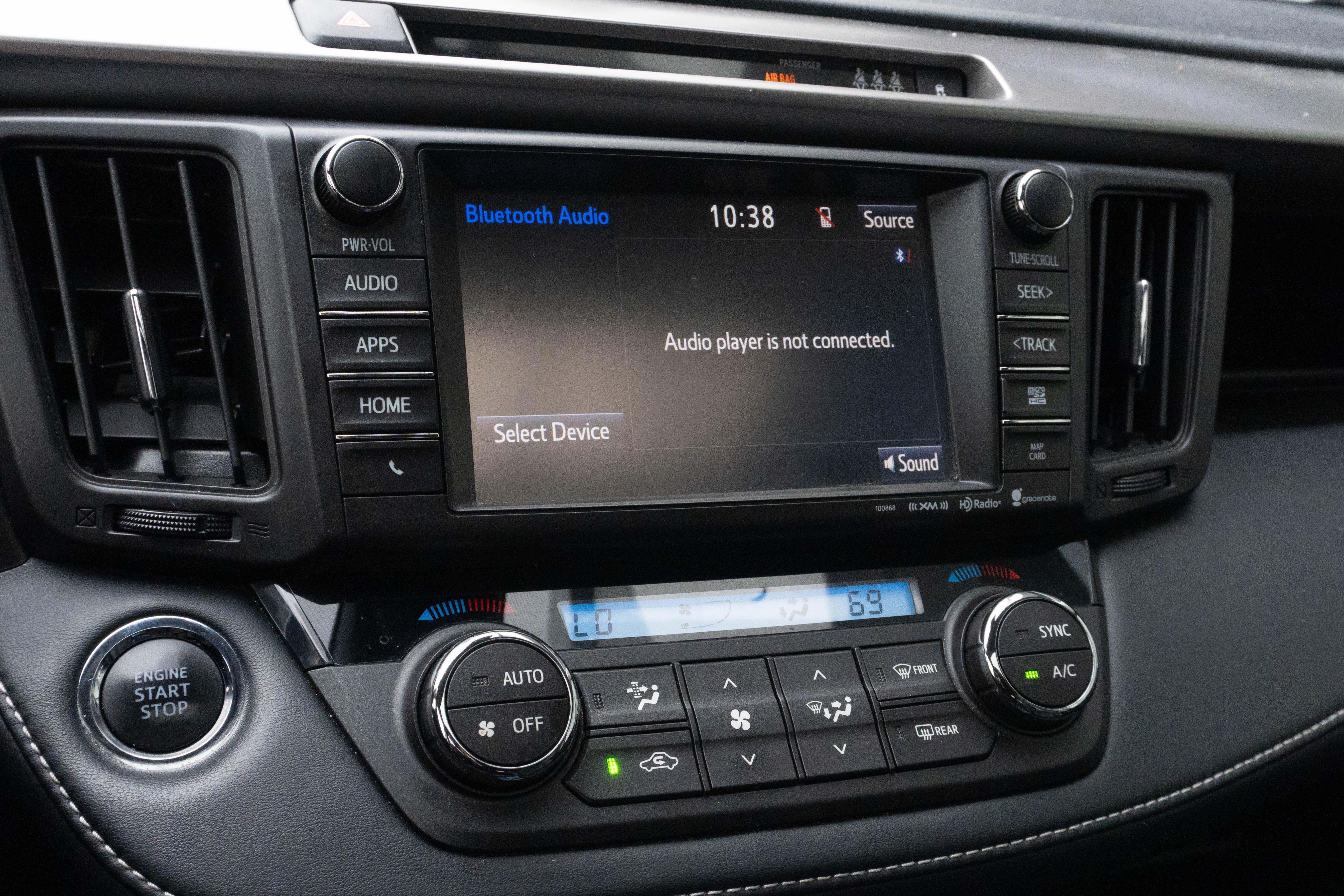 Used 2018 Toyota RAV4 Limited image 24