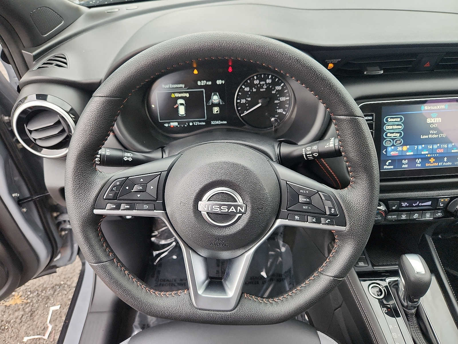Used 2023 Nissan Kicks SR w/ SR Premium Package FWD image 19