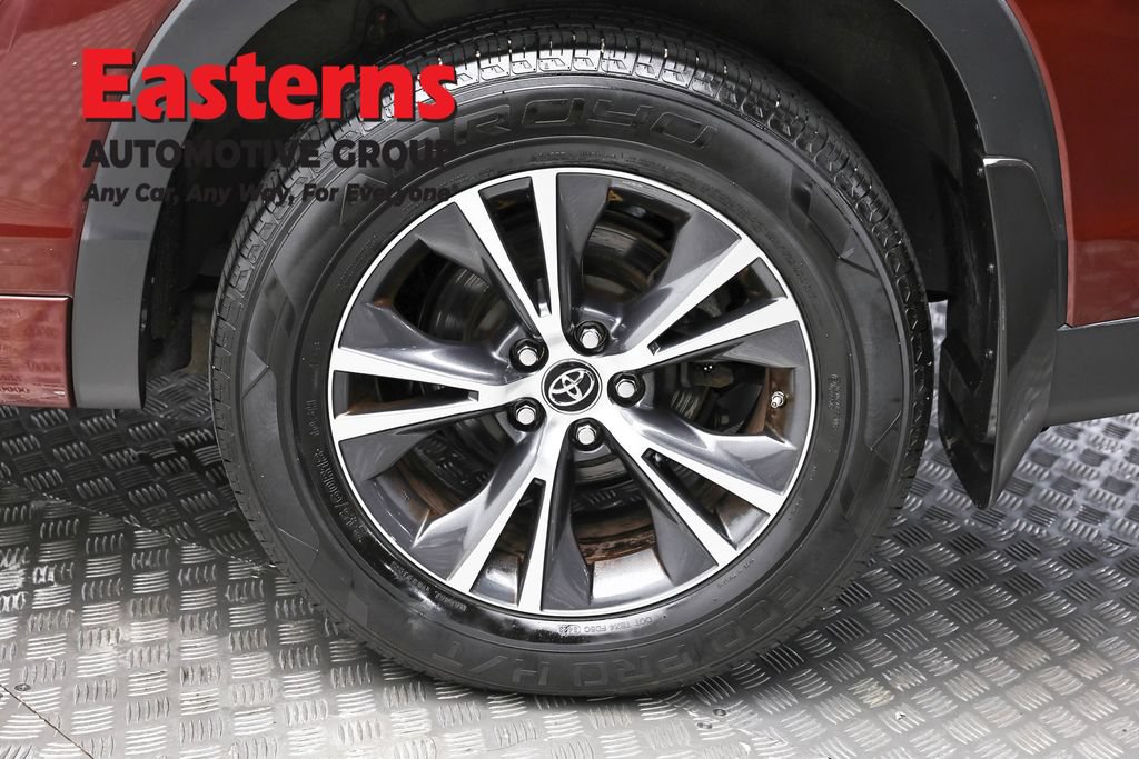 Used 2018 Toyota Highlander Plus AWD/4WD image 8