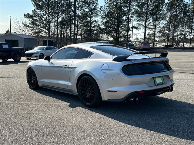 Used 2019 Ford Mustang Coupe image 5