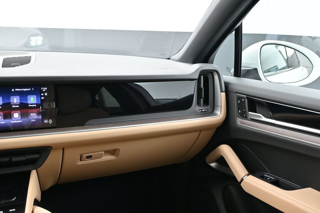 New 2026 Porsche Cayenne E-Hybrid Coupe AWD/4WD image 22