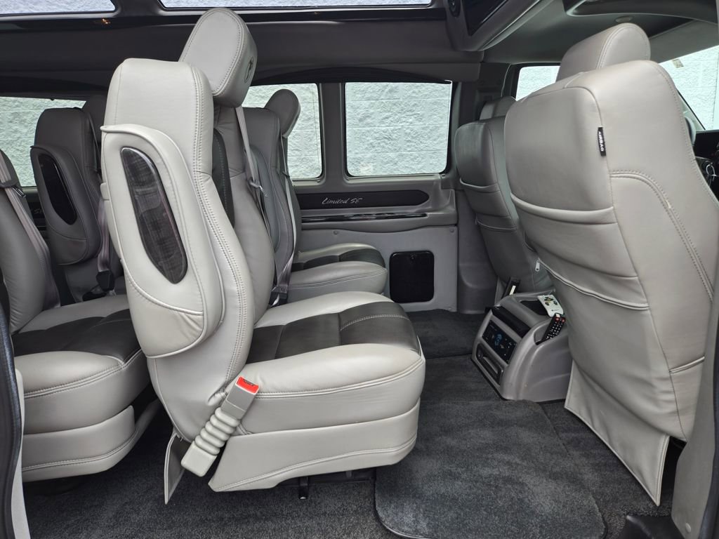 Used 2019 GMC Savana 2500 Extended w/ Enhanced Convenience Package image 24