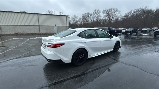 Used 2025 Toyota Camry SE image 29