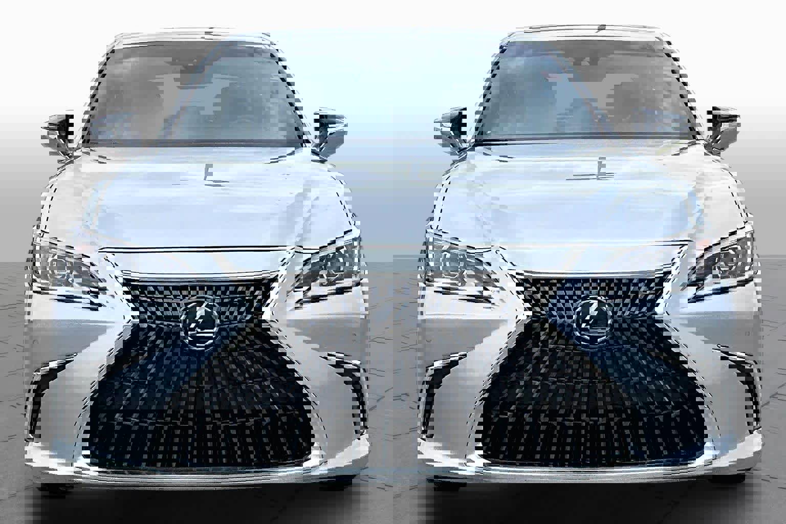 Used 2025 Lexus ES 300h w/ Premium Package image 4