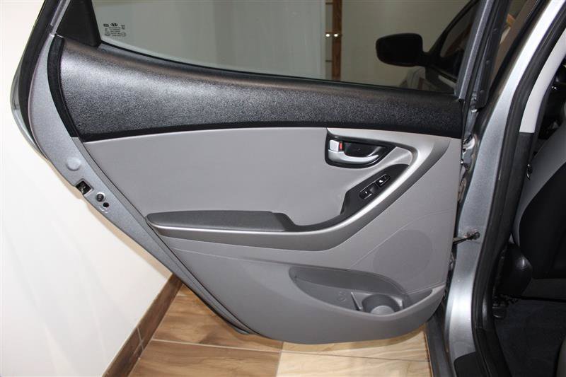 Used 2014 Hyundai Elantra Limited FWD image 30