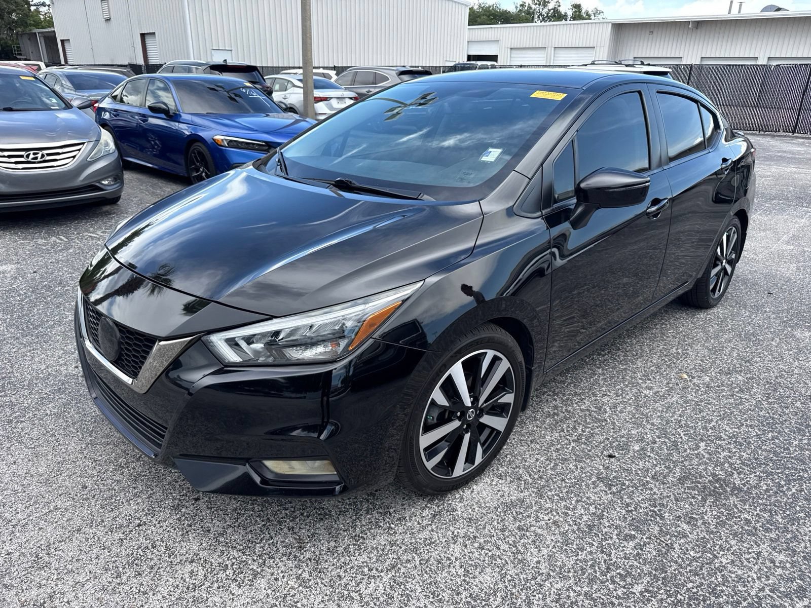 Used 2021 Nissan Versa SR w/ Electronics Package FWD image 5