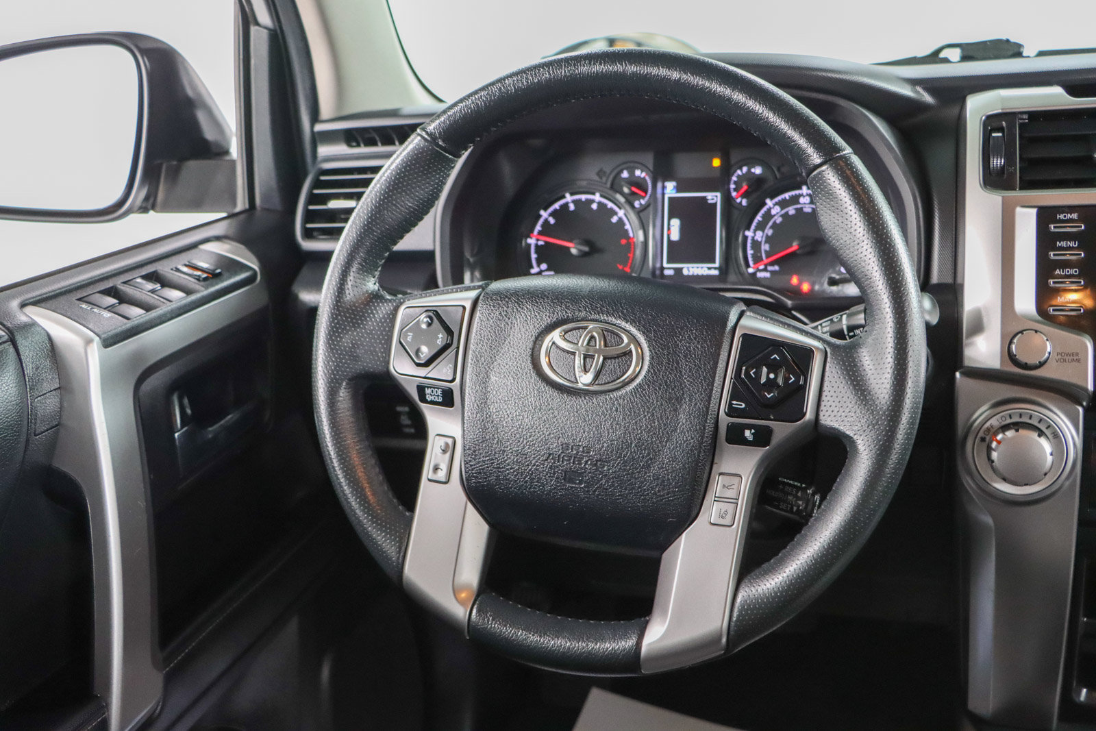 Used 2021 Toyota 4Runner SR5 AWD/4WD image 13