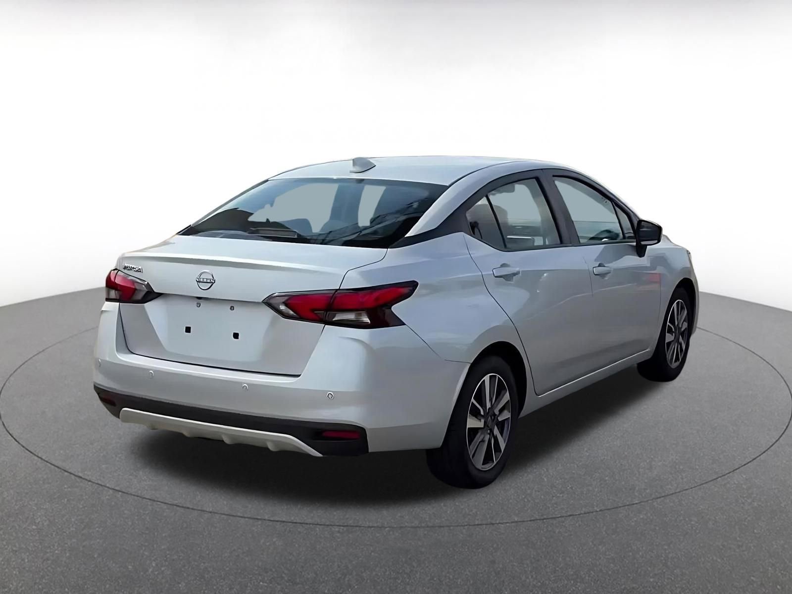 Used 2025 Nissan Versa SV image 12