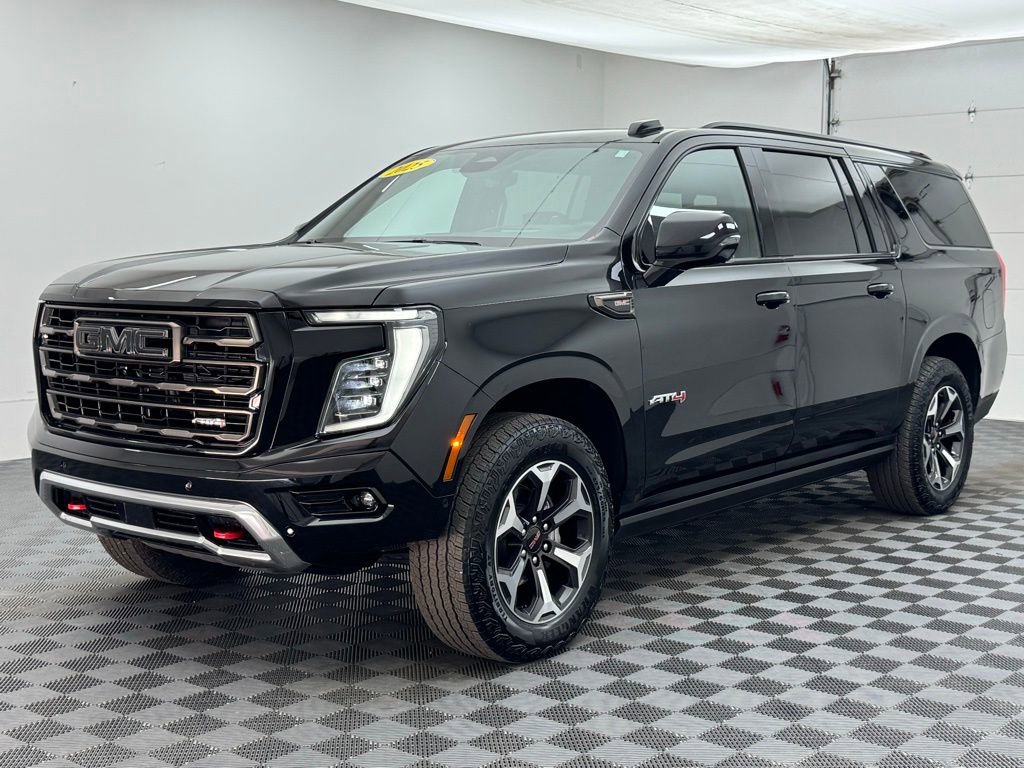 Used 2025 GMC Yukon XL AT4 Ultimate w/ LPO, Illumination Package AWD/4WD image 2